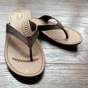 Okabashi Breeze Flip Flops in Brown, Size M